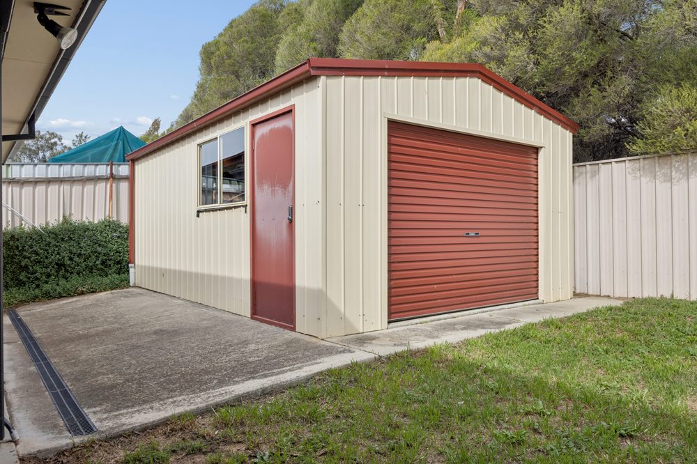Rear shed with a roller door